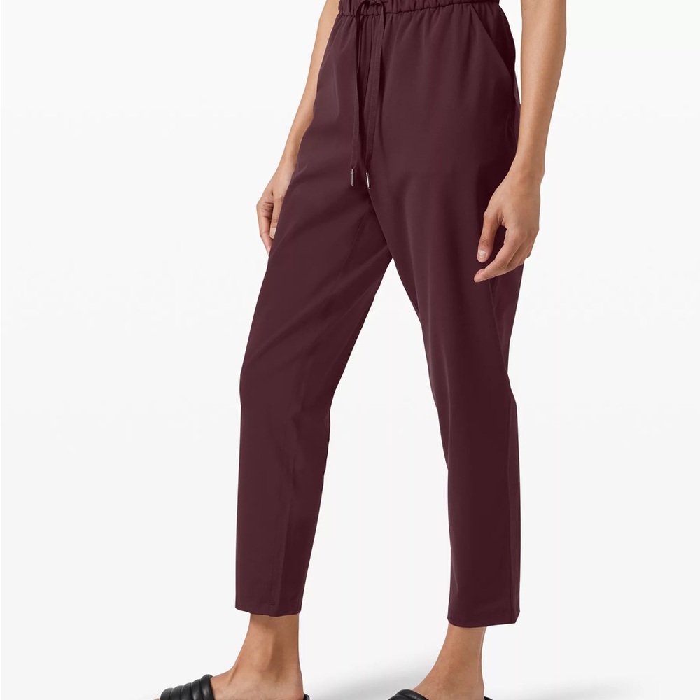 LuLuLemon women’s Keep Moving 7/8 pant size 4